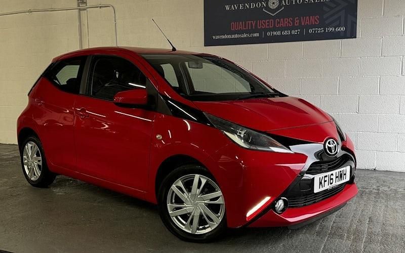 Used Toyota Aygo x-press 69 HP (50 kW) 2016 Hatchback