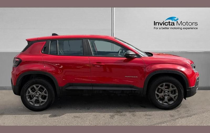 Used Jeep Avenger Longitude 100 HP (73 kW) 2024 Red SUV