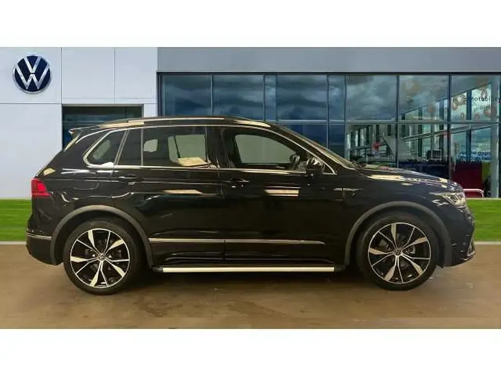Used VW Tiguan R-line 150 HP (110 kW) 2023 Black SUV