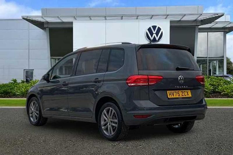 New VW Touran Match 150 HP (110 kW) 2025 Black MPV