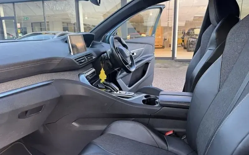 Used Peugeot 5008 Premium 131 HP (96 kW) 2019 Green SUV