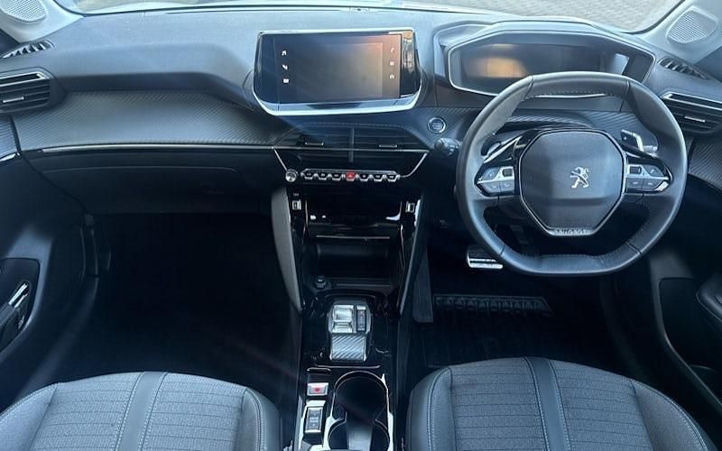 Used Peugeot 208 Allure+ 102 HP (75 kW) 2023 White Hatchback