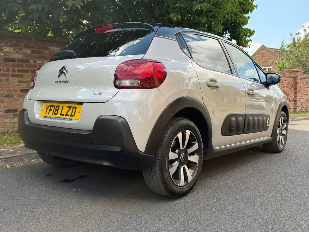 Used Citroën C3 Flair 100 HP (73 kW) 2018 Grey Hatchback