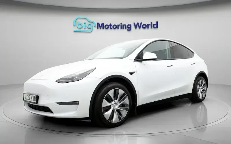 Used Tesla Model Y Long Range AWD 286 kW (389 HP) 2025 SUV
