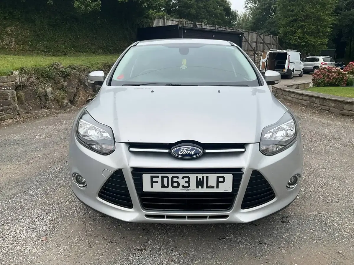Used Ford Focus Titanium 123 HP (90 kW) 2014 Silver Hatchback