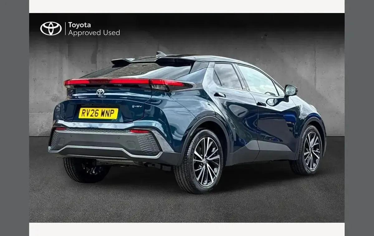 Used Toyota C-HR 140 HP (102 kW) 2026 Blue SUV