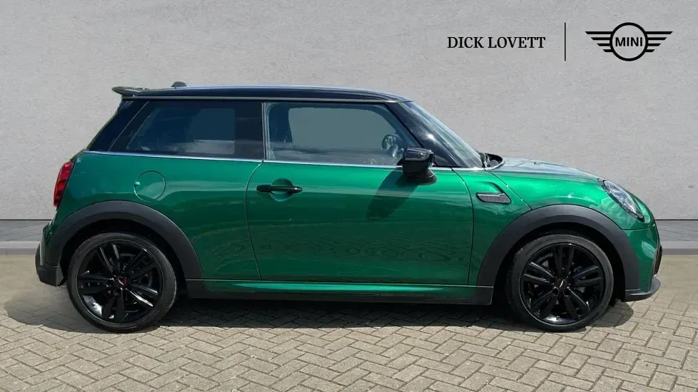 Used Mini Cooper Hatch 134 HP (98 kW) 2022 Green Hatchback
