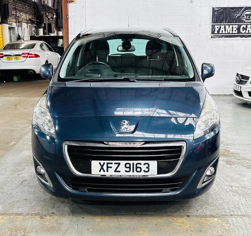 Second-hand Peugeot 5008 Allure 2015 Albastru Monovolum