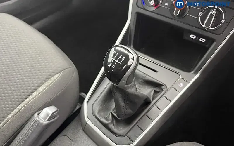 Used VW Polo Life 80 HP (58 kW) 2024 Blue Hatchback