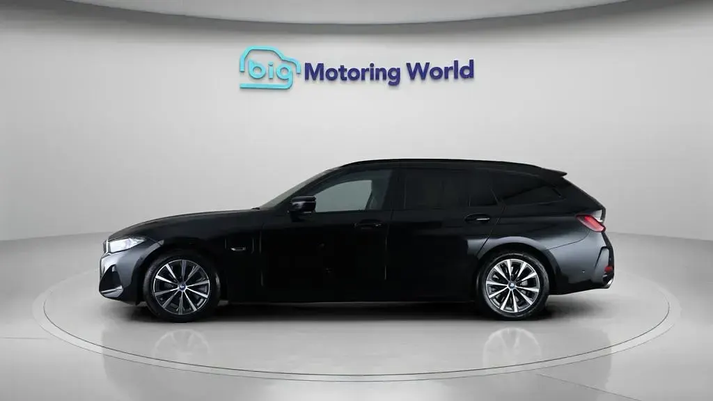 Used BMW 330e Sport Line 292 HP (214 kW) 2023 Black Estate