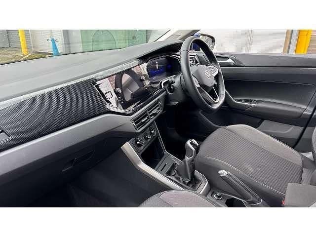 Used VW Polo Life 95 HP (69 kW) 2023 Blue Hatchback