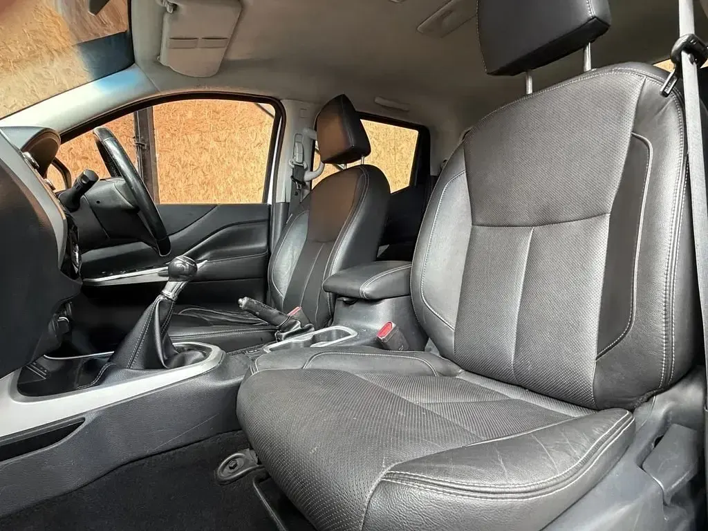 Usado Nissan Navara S 190 HP (139 kW) 2018 Branco Pickup
