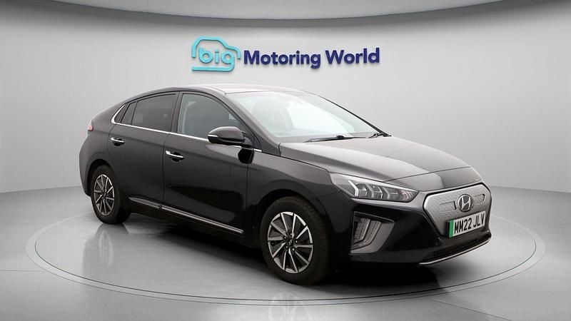Used 2022 Hyundai Ioniq 6 Premium SE Sedan | £9,785 (Good price) - Image 1/4