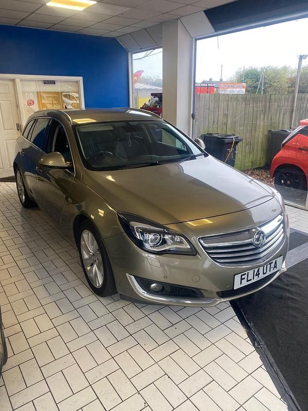 Green Used 2014 Vauxhall Insignia Elite Estate | £3,499 (Fair price) - Image 1/4