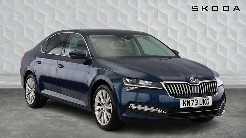 Petrol blue metallic Used 2023 Skoda Superb SE L Hatchback | £22,250 (Fair price) - Image 1/4