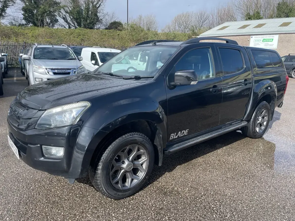 Begagnad Isuzu D-Max 2015 Svart Pickup