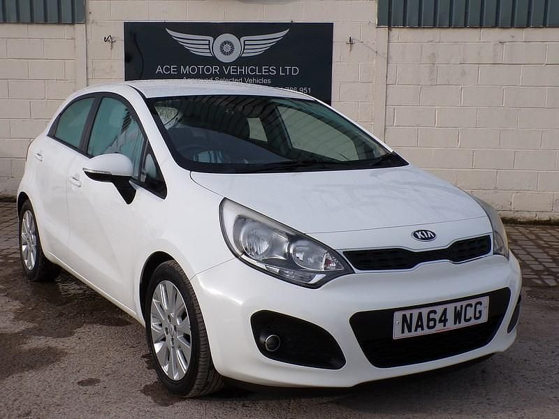 White Used 2015 Kia Rio Hatchback | £4,999 (Fair price) - Image 1/4