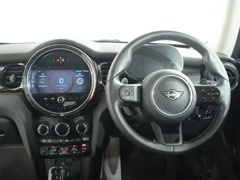 Used Mini Cooper S Classic 176 HP (129 kW) 2023 Silver Hatchback