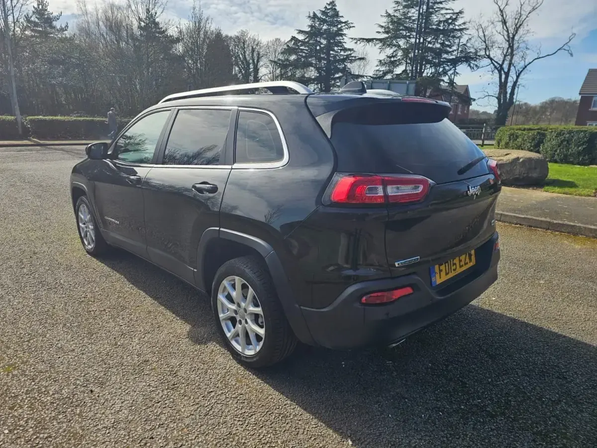 Begagnad Jeep Cherokee Longitude 140 HK (102 kW) 2015 Svart SUV