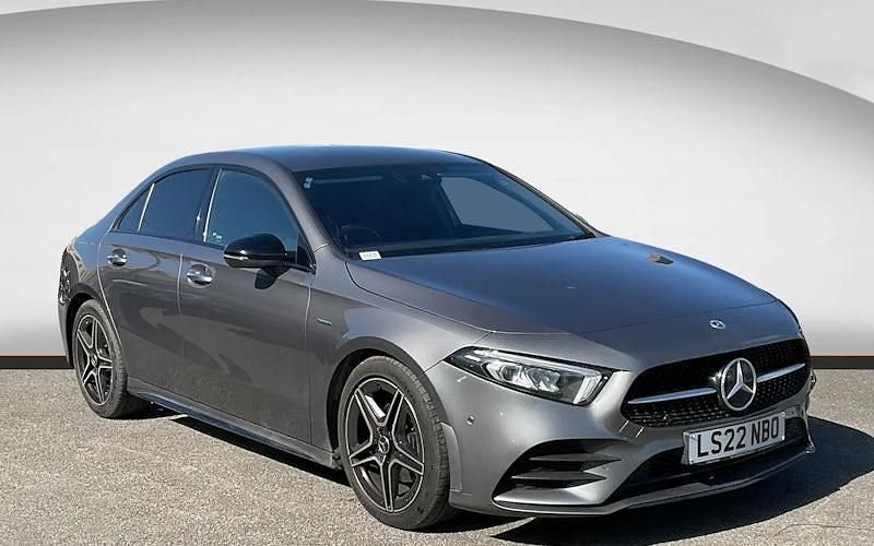 Usado Mercedes A180 AMG Line Premium 136 HP (100 kW) 2022 Sedan