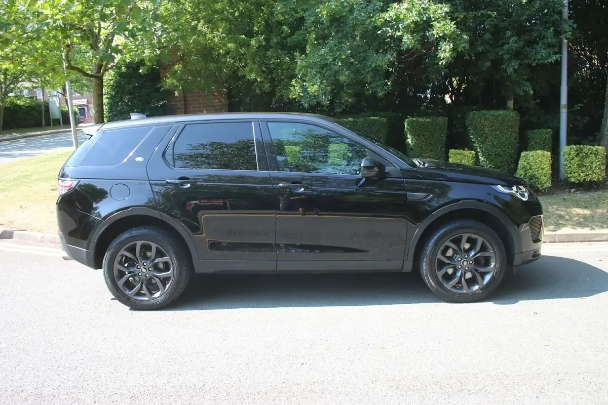 Used Land Rover Discovery 5 Landmark 2018 Black SUV