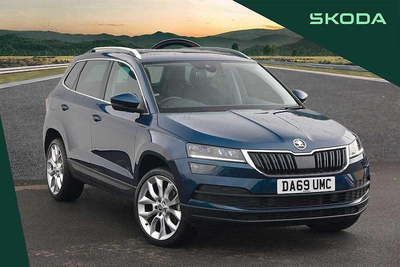 Petrol blue metallic Used 2019 Skoda Karoq SE L SUV | £20,495 (Expensive) - Image 1/4