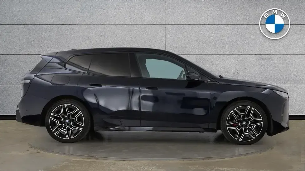 Usado BMW iX M Sport 295 kW (402 HP) 2025 Preto SUV