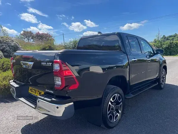 Used Toyota HiLux 204 HP (150 kW) 2024 Black Pickup