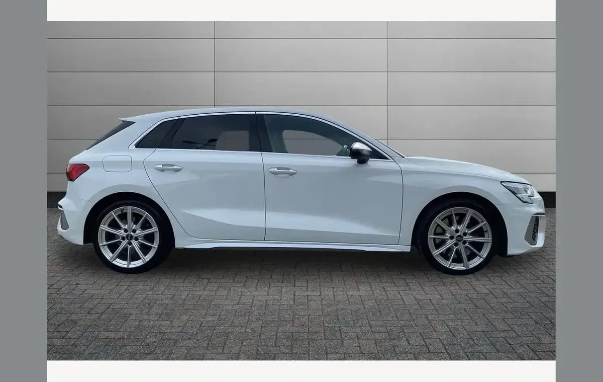 Used Audi S3 Sportback Comfort 310 HP (228 kW) 2022 White Hatchback
