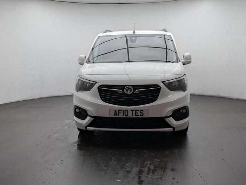 Used Vauxhall Combo S 100 HP (73 kW) 2019 White MPV
