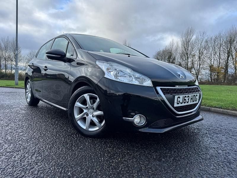 Used Peugeot 208 Active 68 HP (50 kW) 2013 Black Hatchback