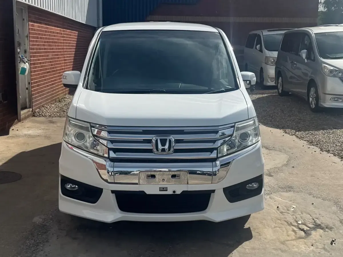 Used Honda Stepwgn 2013 White MPV