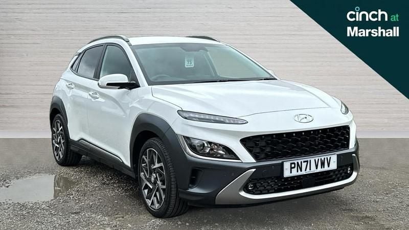 White Used 2021 Hyundai Kona Premium SUV | £16,582 (Fair price) - Image 1/4