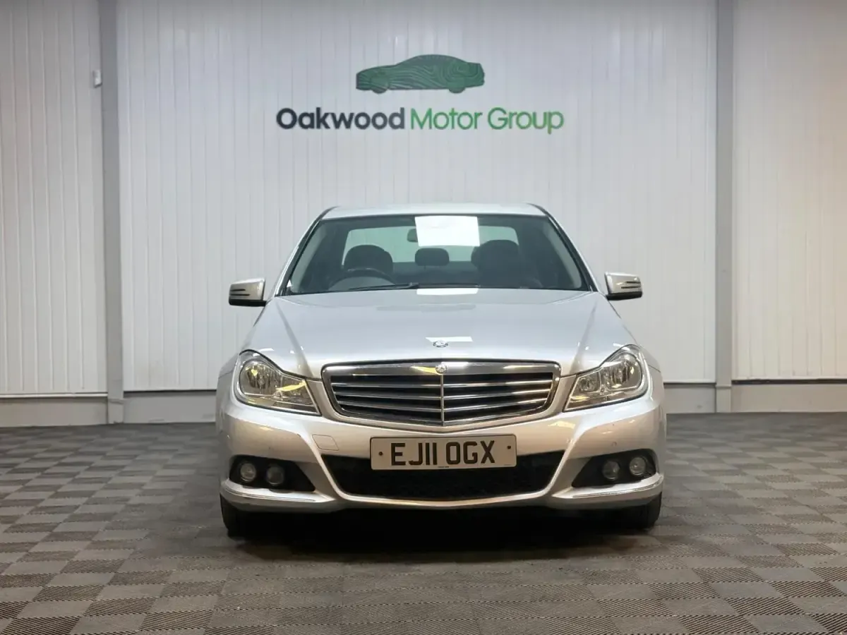 Usado Mercedes C180 SE 156 HP (114 kW) 2011 Prateado Sedan