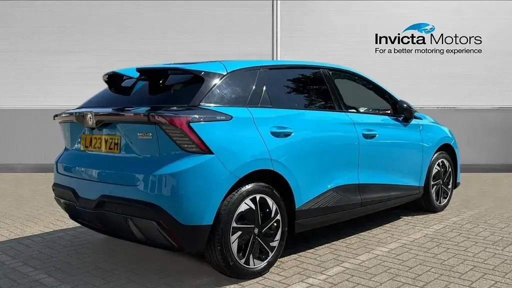 Used MG MG4 EV Trophy 319 kW (435 HP) 2023 Blue Hatchback