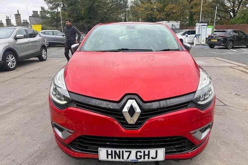 Red Used 2017 Renault Clio IV Dynamique Hatchback | £5,250 (Fair price) - Image 1/1