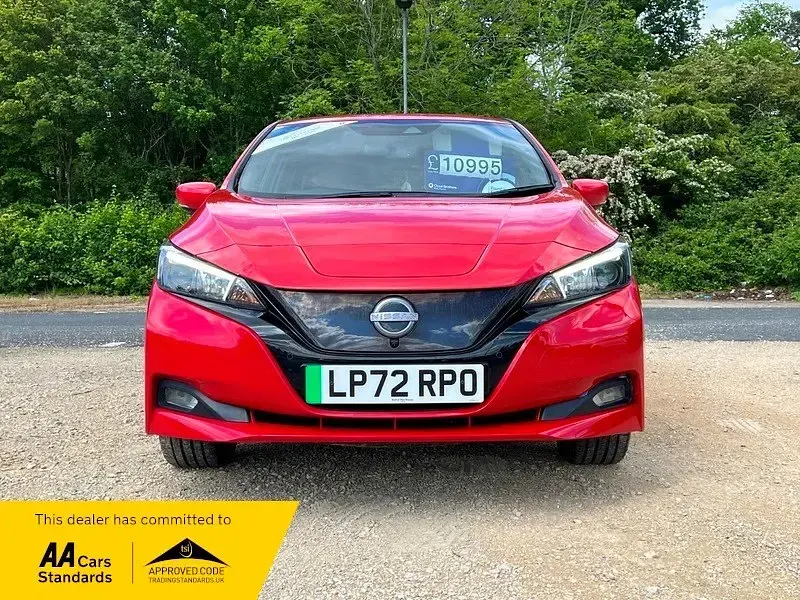Usado Nissan Leaf N-Connecta 160 kW (218 CV) 2022 Rojo Utilitario