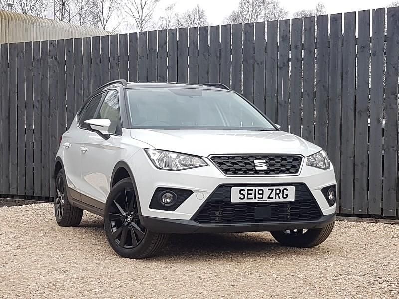 Used Seat Arona SE Technology 115 HP (84 kW) 2019 White SUV