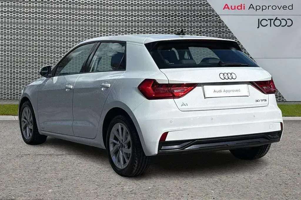 Used Audi A1 Sport 108 HP (79 kW) 2021 White SUV