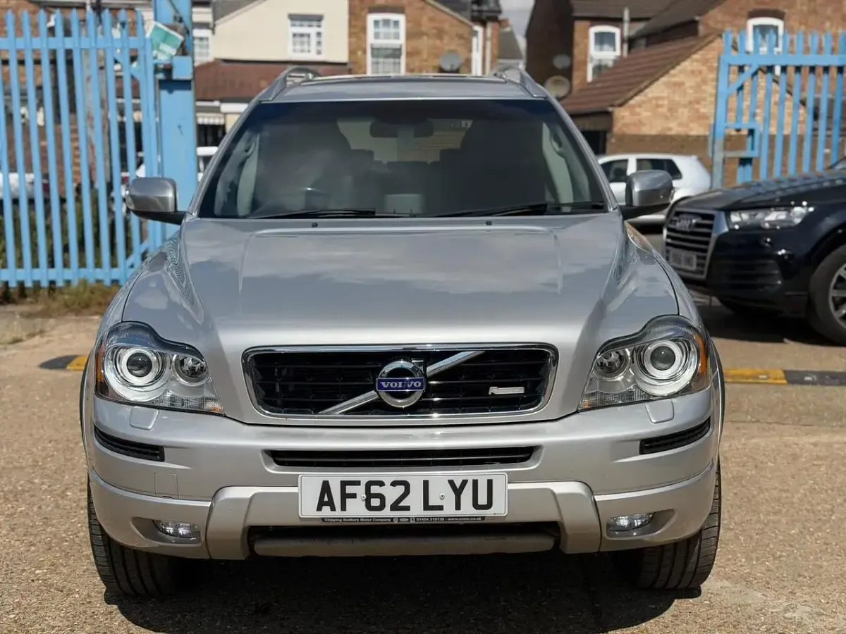 Used Volvo XC90 R-Design 200 HP (147 kW) 2012 Silver SUV