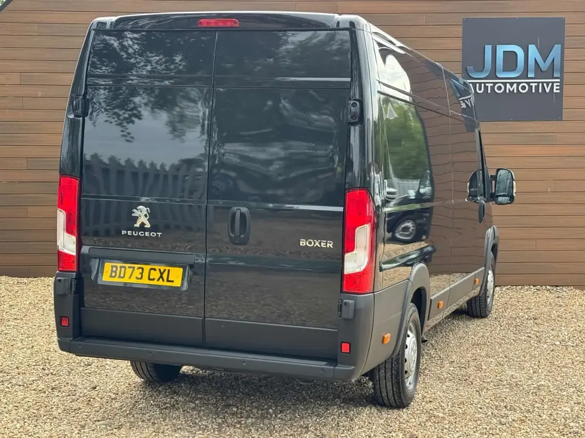 Second-hand Peugeot Boxer Premium 2023 Gri Van