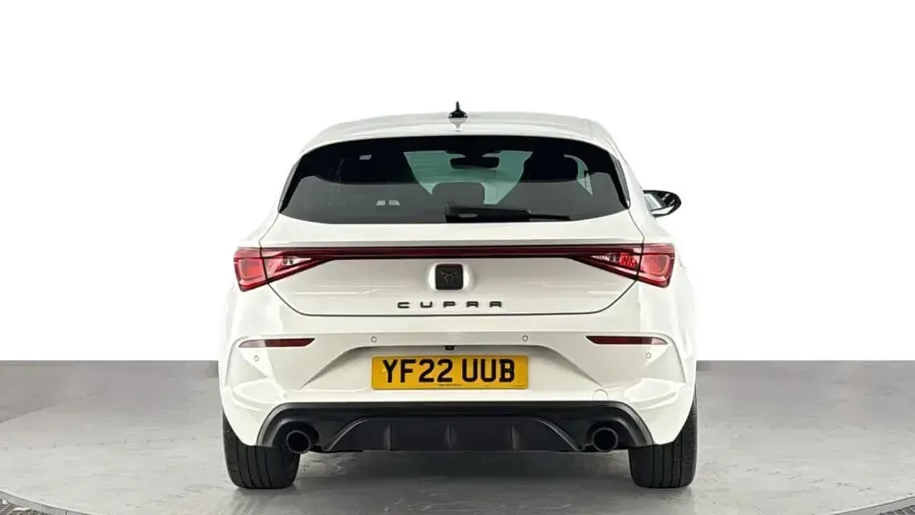 Used Cupra Leon VZ1 310 HP (228 kW) 2022 White Hatchback