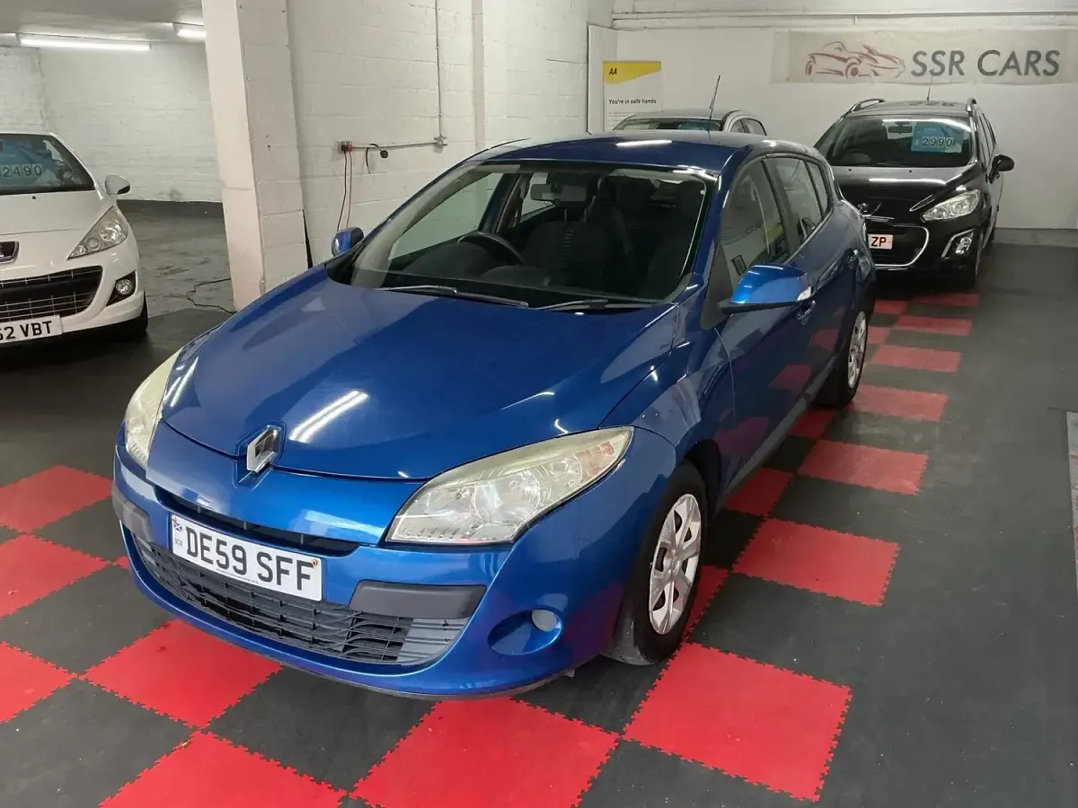 Used Renault Mégane III Expression 2009 Blue Hatchback
