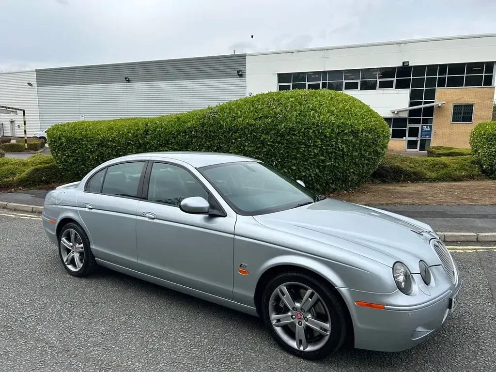 Used Jaguar S-Type R 400 HP (294 kW) 2006 Silver Sedan