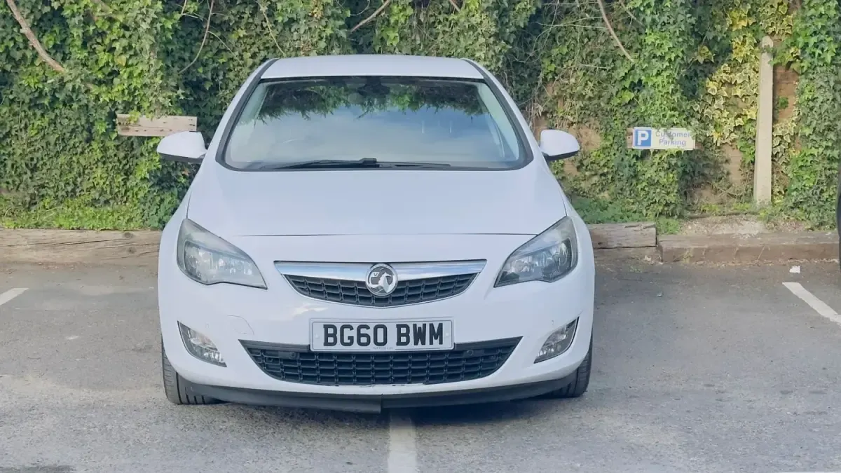 Usado Vauxhall Astra SRi 2010 Blanco Utilitario