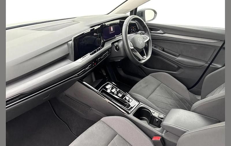 Second-hand VW Golf VIII Style 147 CP (108 kW) 2023 Gri Hatchback