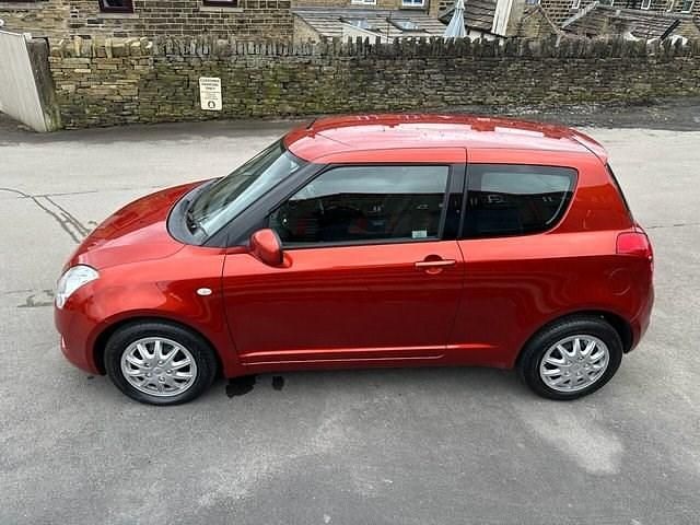 Used Suzuki Swift GL 91 HP (66 kW) 2010 Hatchback