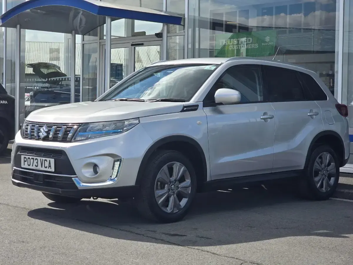 Gebraucht Suzuki Vitara SZ-T 129 PS (94 kW) 2023 Silber SUV