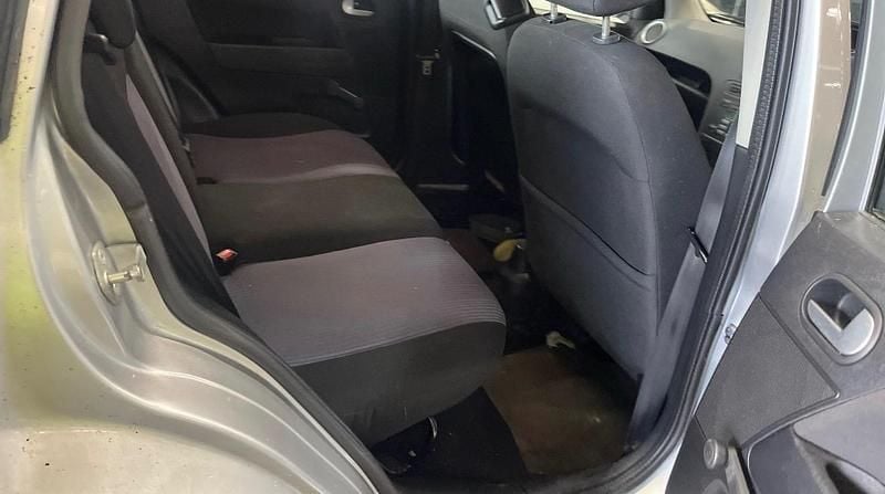 Used Ford Fusion Style 79 HP (58 kW) 2010 Silver Hatchback