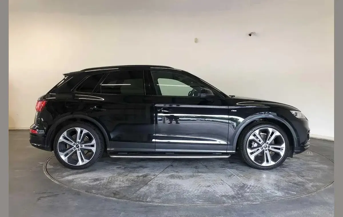 Used Audi Q5 Advanced 245 HP (180 kW) 2020 Black SUV